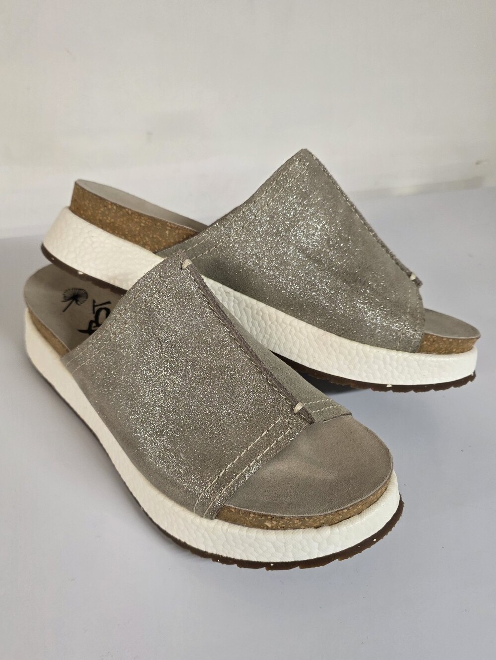 OTBT Women’s Shimmery Silver Platform Slide Sandals  9.5